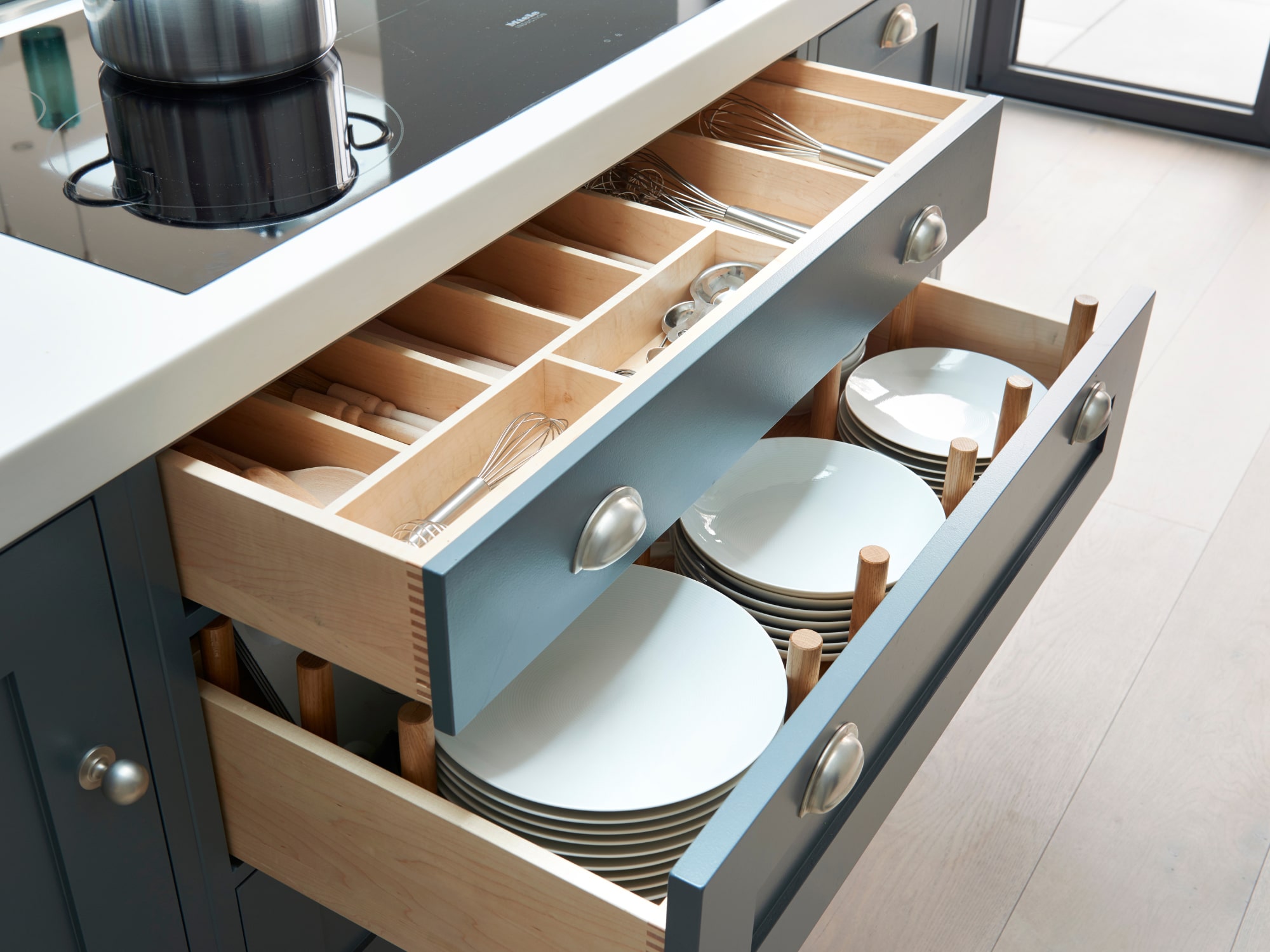 Luxury in-frame Shaker kitchen in Sevenoaks