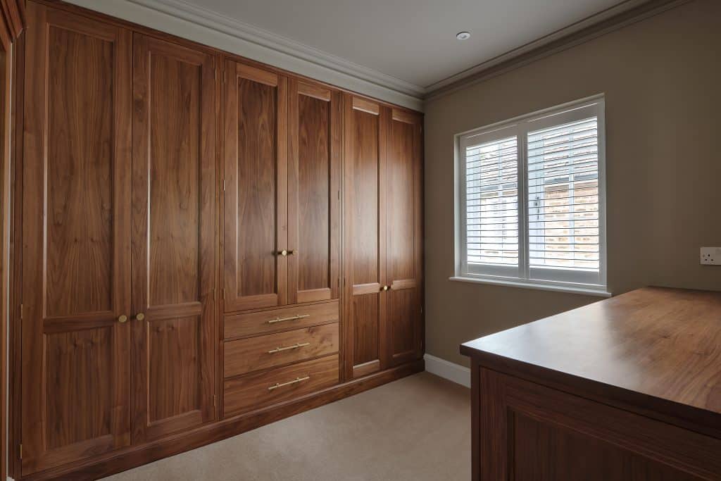 Luxury custom handmade wardrobes and walk in closet in Sevenoaks and Tunbridge Wells, Kent